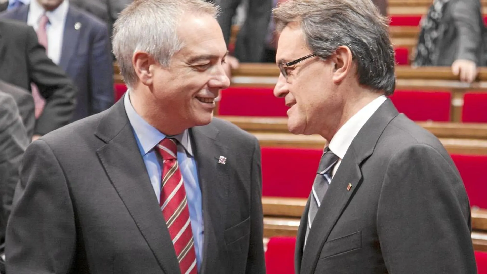 Navarro y Mas en una imagen al finalizar un pleno en el Parlament