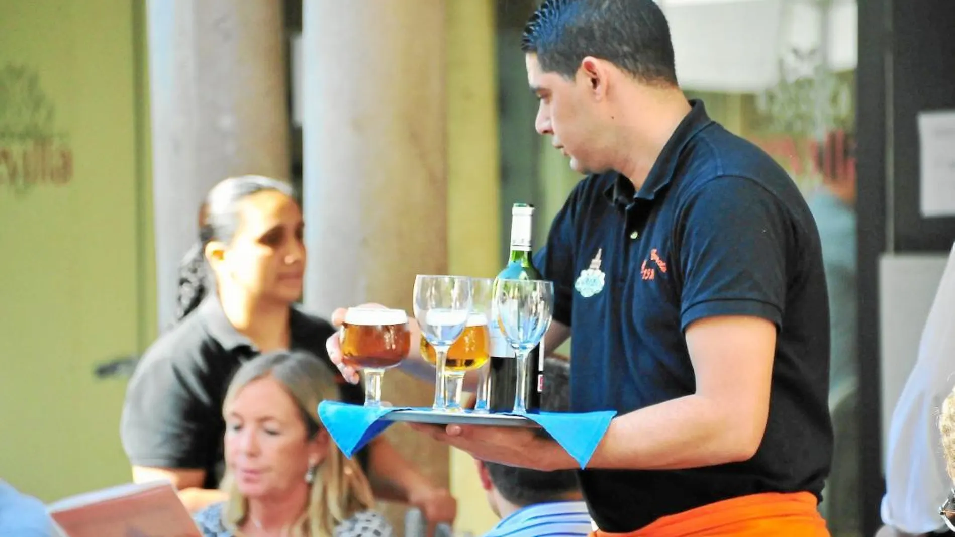 La hostelería será uno de los sectores más beneficiados por las nuevas contrataciones. Foto: la Razón