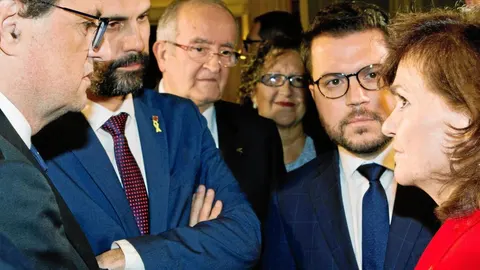 El president de la Generalitat, Quim Torra, la vicepresidenta del Gobierno, Carmen Calvo, Roger Torrent y Pere Aragonés