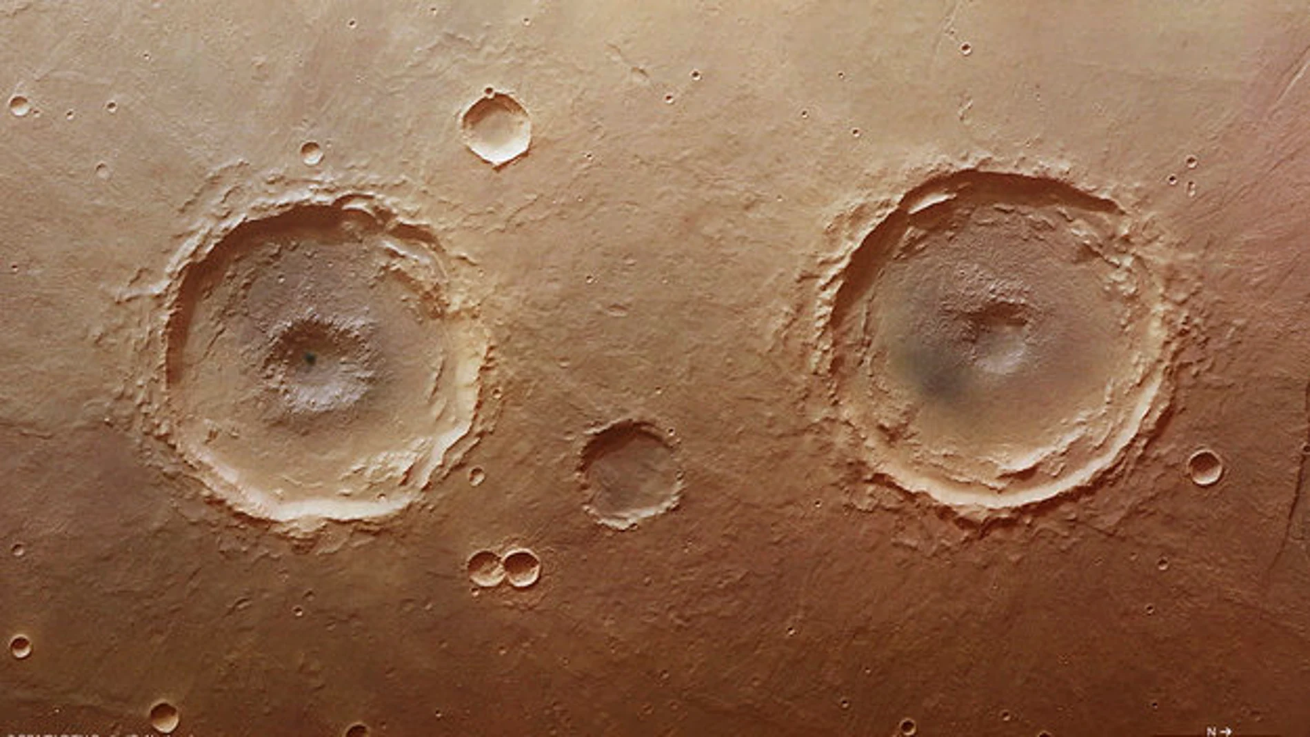 Imagen de los dos cráteres gemelos captados en Marte