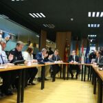 Rajoy, junto a Feijoo en la reunión de coordinación.