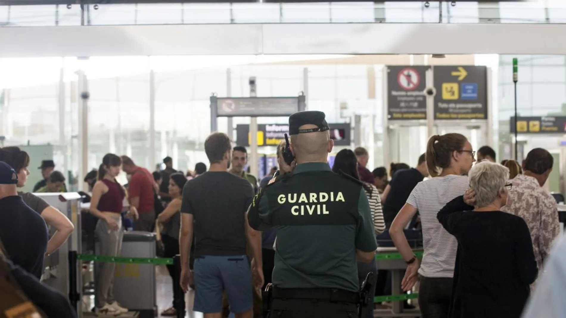 El aeropuerto de Barcelona-El Prat, ayer