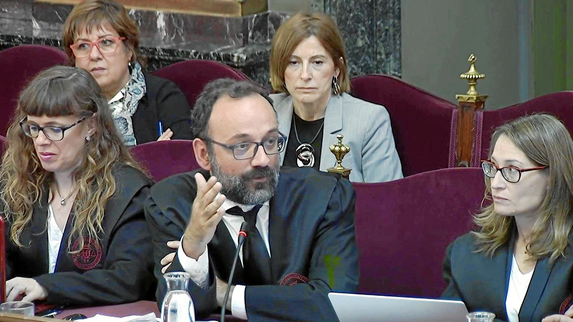 El abogado de Jordi Cuixart, Benet Salellas (en la imagen) se llevó ayer la reprimenda del juez Marchena / Efe