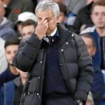 Mourinho se lamenta de uno de los goles del Chelsea