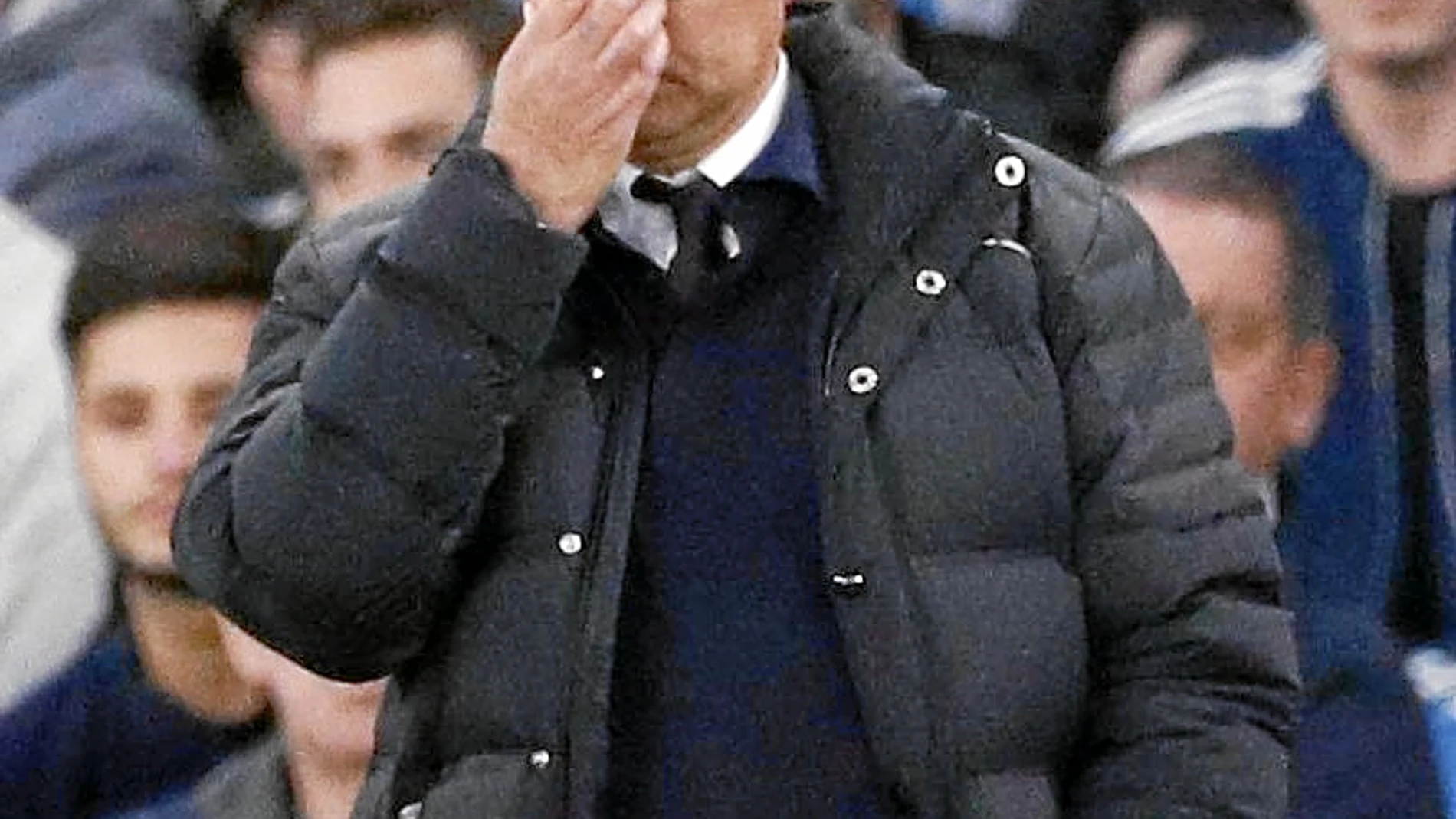 Mourinho se lamenta de uno de los goles del Chelsea