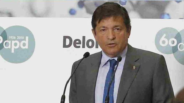 Javier Fernández interviene ante un grupo de empresarios en un acto celebrado hoy en Oviedo.