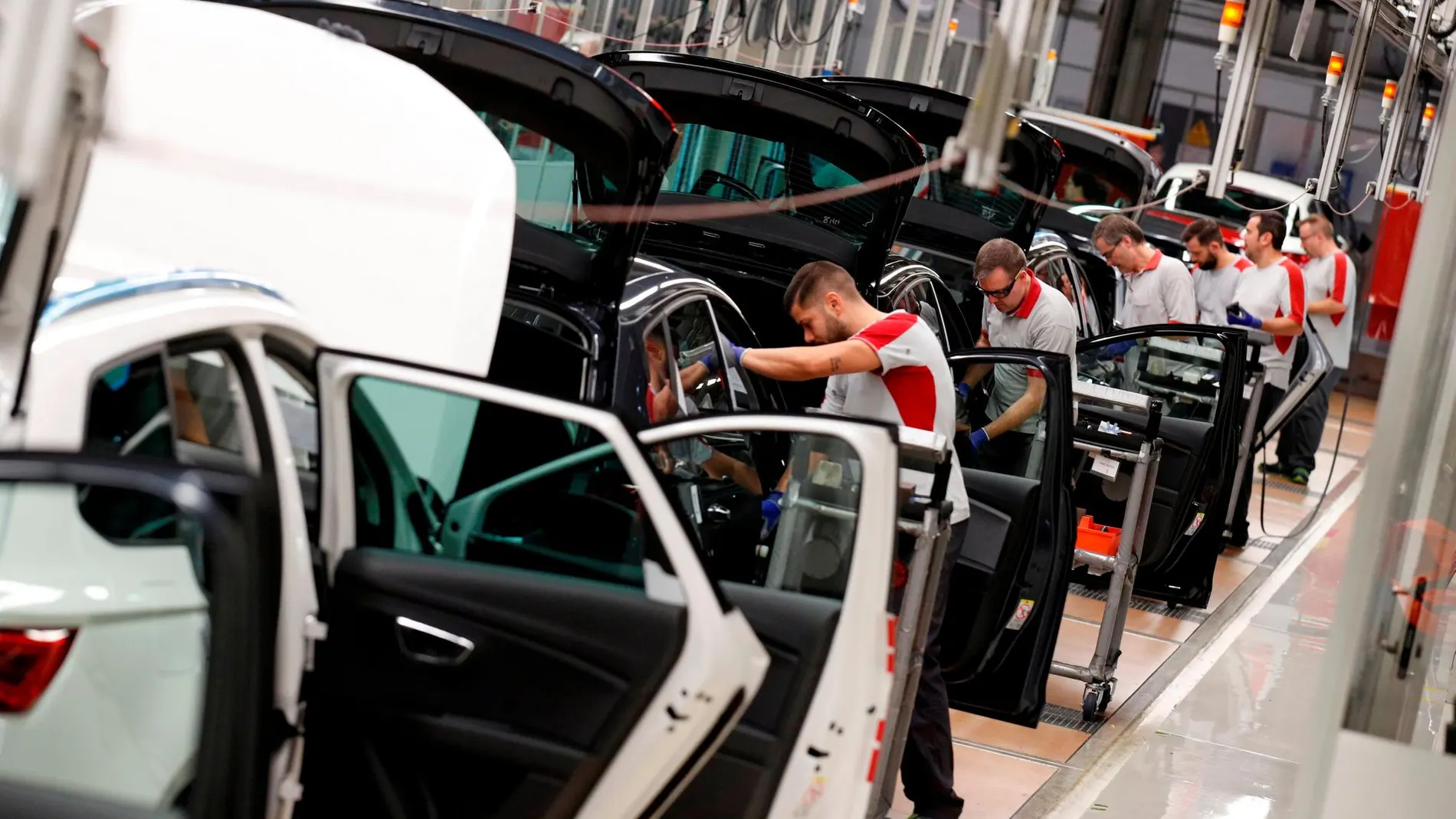El Gobierno ha prometido 2.600 millones en ayudas para el sector del automóvil