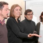 De izquierda a derecha, al representante de la empresa ID Forest, Jaime Olaizola; la presidenta de la Diputación, Ángeles Armisén; el director de la Cátedra de Micología, Juan Andrés Oria de Rueda; y la dirigente de ECM, Beatriz de la Parra, presentan el «Programa en desarrollo de la Truficultura de la provincia de Palencia»