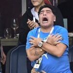 Maradona dio un lamentable espectáculo en el palco