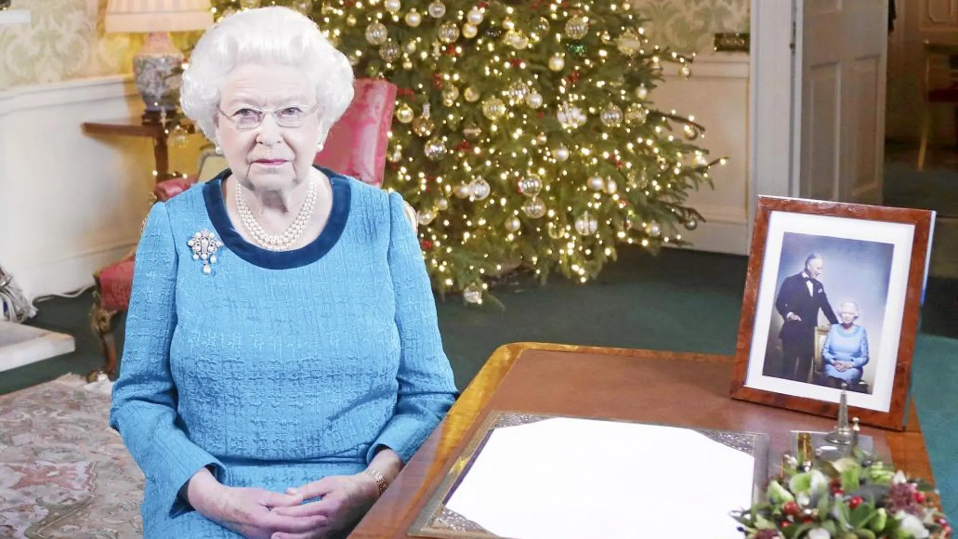 La Reina de Inglaterra ha excusado su presencia en las tradicionales misas de Navidad y Año Nuevo por motivos de salud