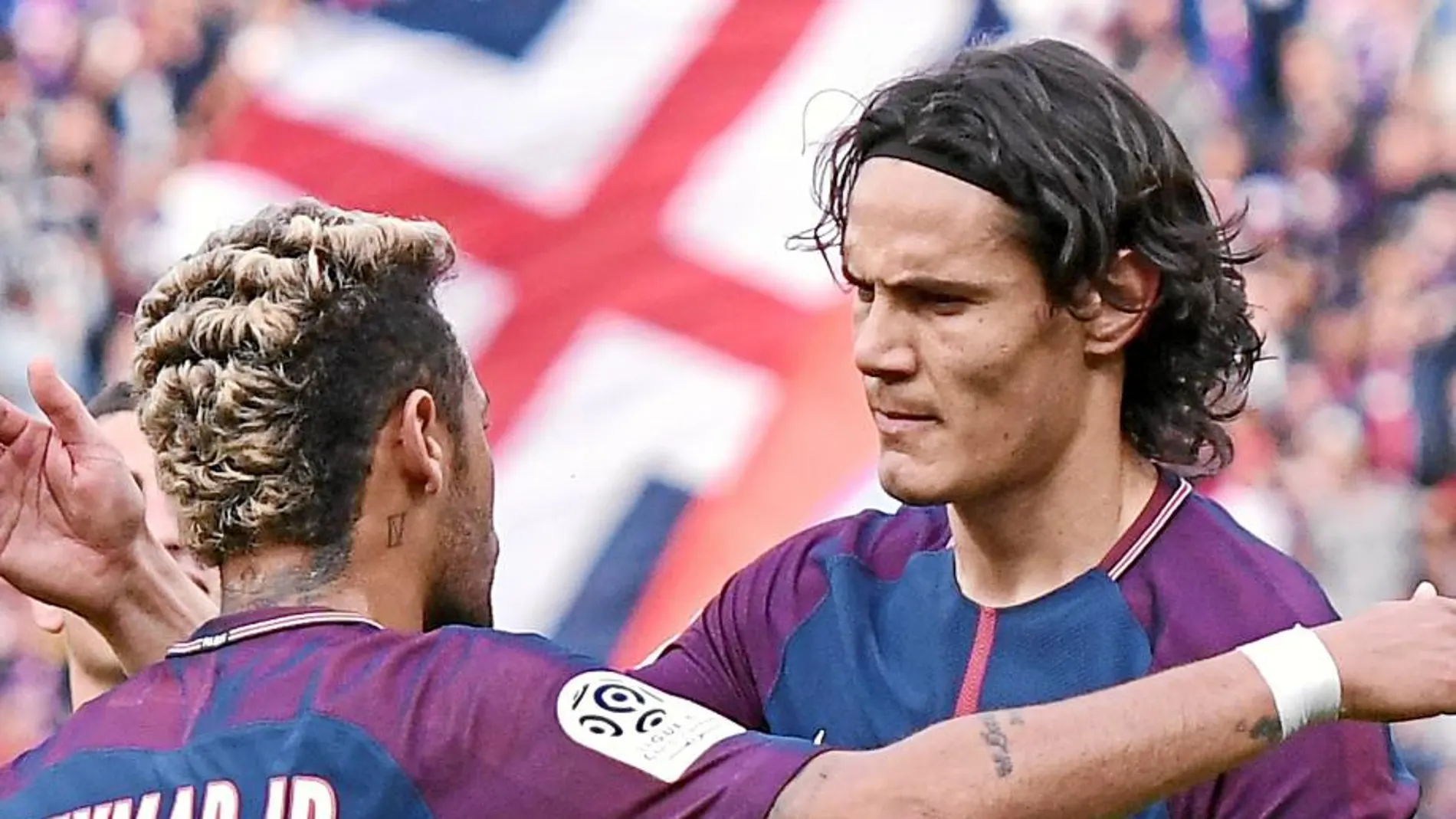 Neymar y Cavani limaron asperezas