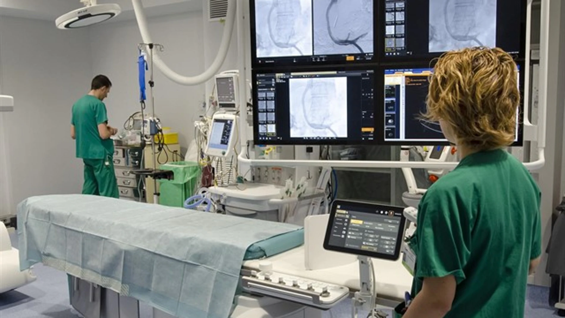 Los cirujanos del Gregorio Marañón operan con visión rayos X