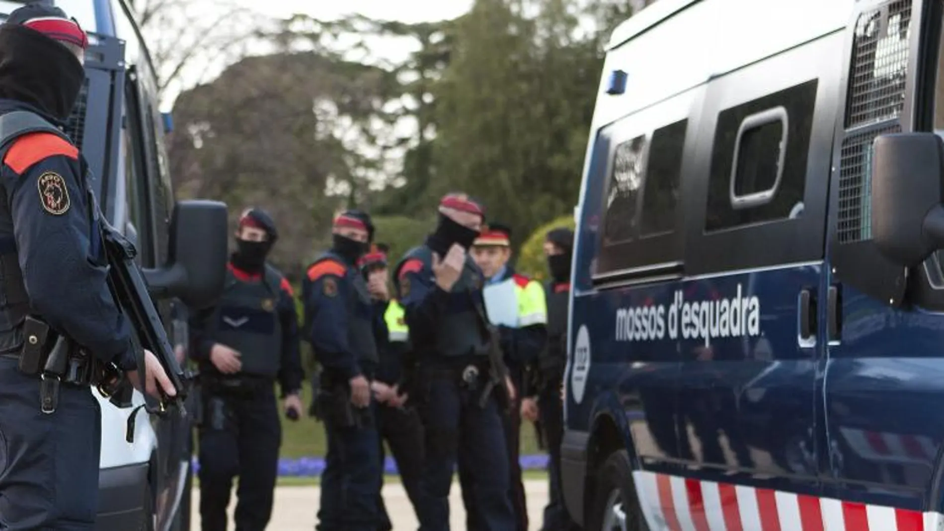Mossos d’Esquadra en el Palacio de Pedralbes durante una cumbre antiterrorista en Barcelona