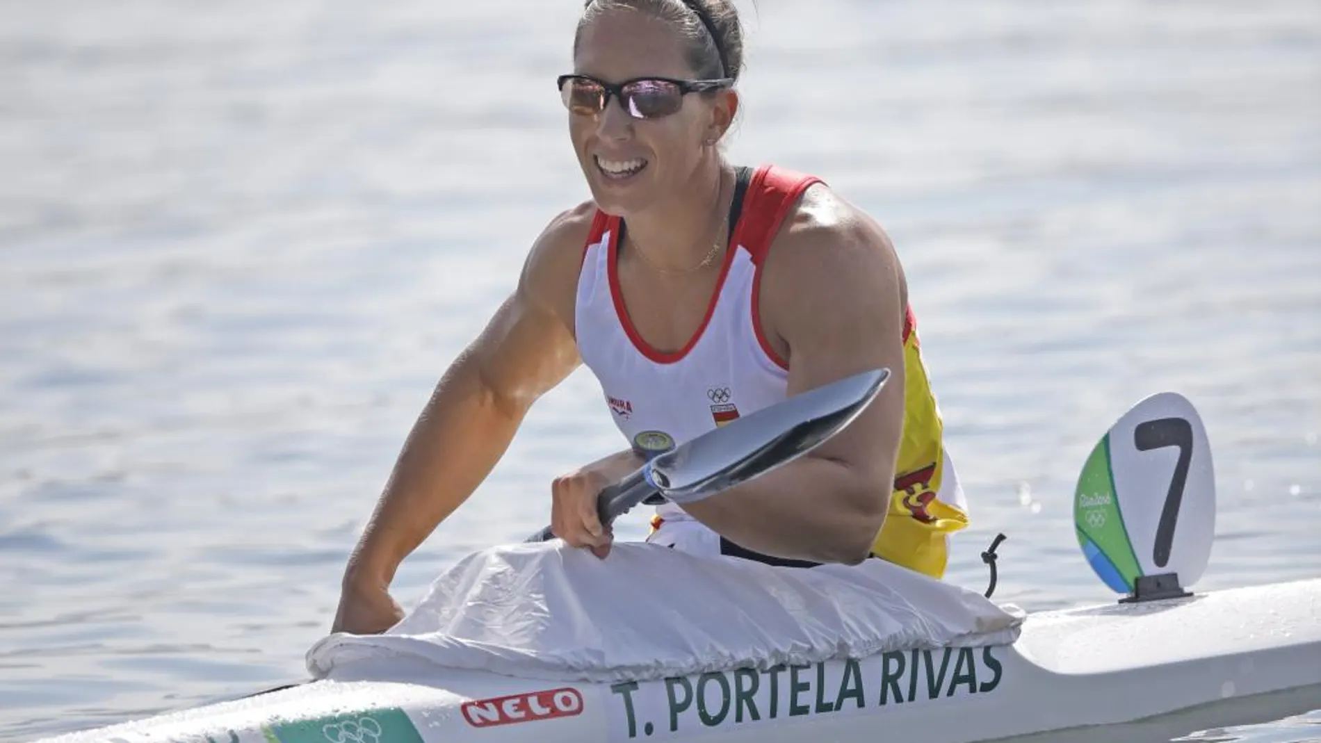 La española Teresa Portela participa en la competencia de kayak 200 metros.