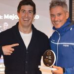 Miguel Lamperti, recibiendo el premio