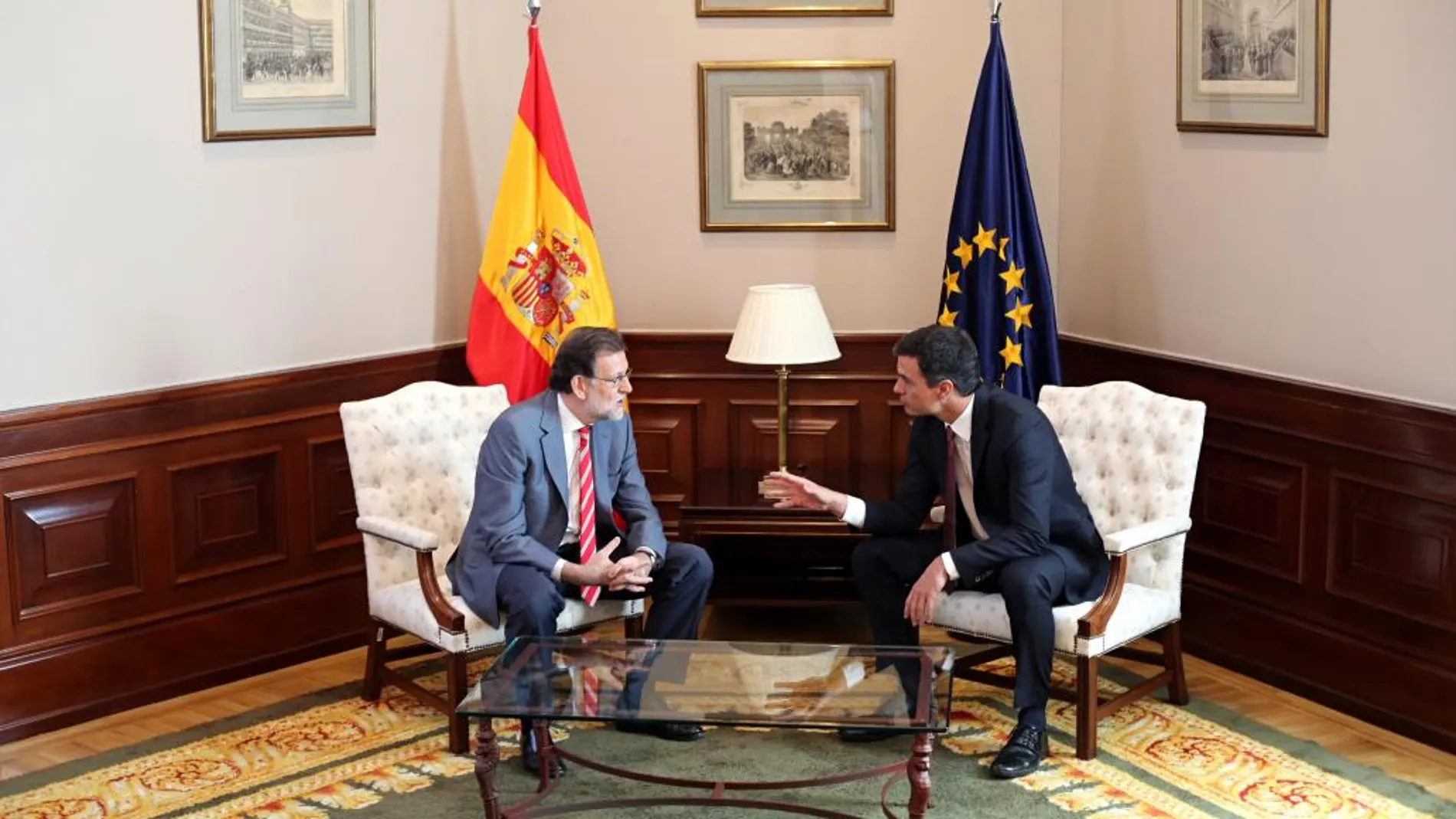Rajoy, ayer en el Congreso, en su reunión con el líder socialista, Pedro Sánchez, que duró una hora y veinte minutos