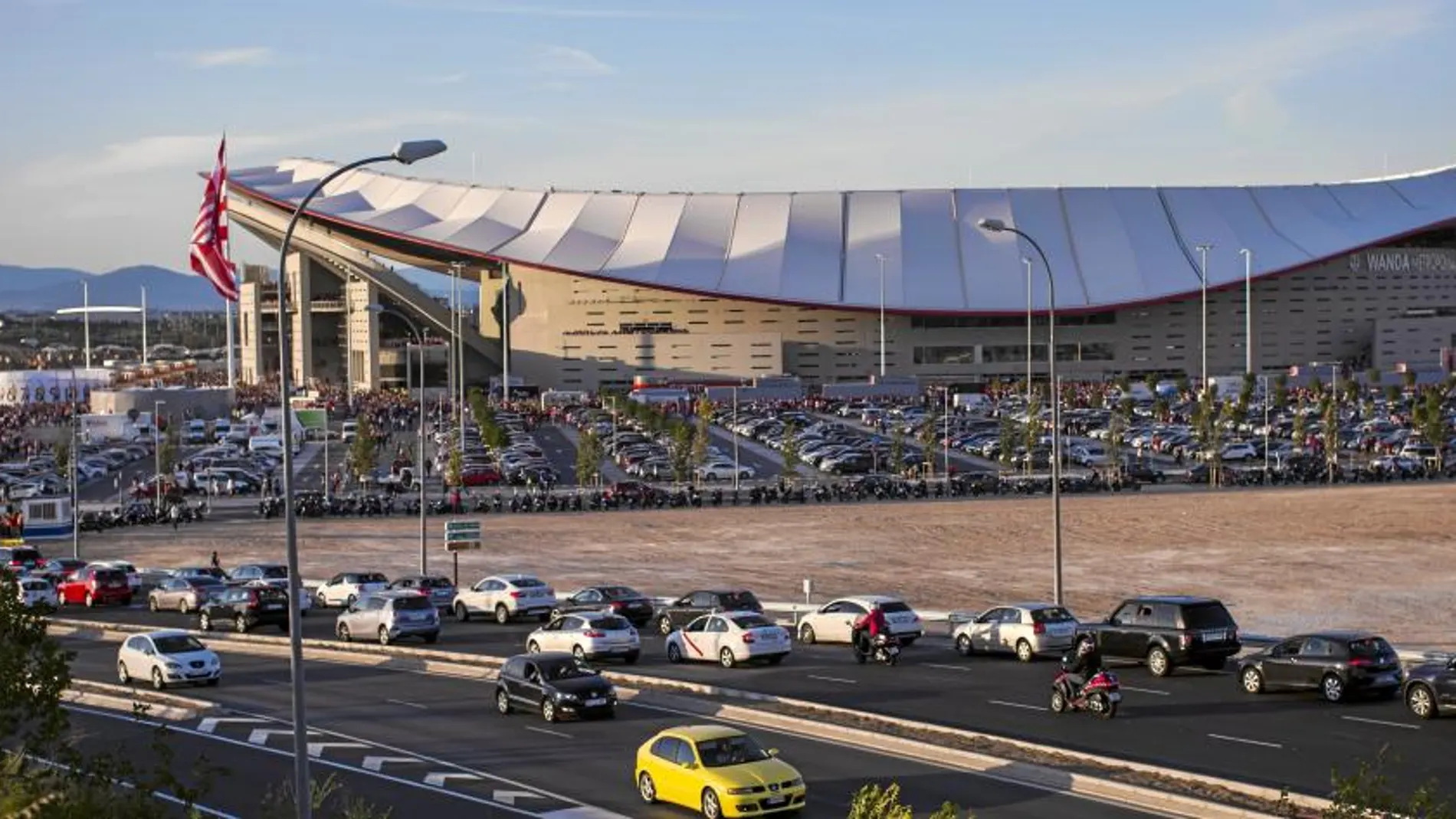 El Wanda Metropolitano se estrenó en la Liga contra el Málaga con atascos. Hoy se esperan más