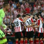 Los jugadores del Athletic de Bilbao celebran el gol marcado por su compañero Iker Muniain ante el Panathinaikos