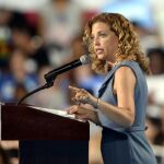 La presidenta de la Convención Nacional Demócrata, Debbie Wasserman, ha dimitido tras hacerse público el contenido de los correos electrónicos.