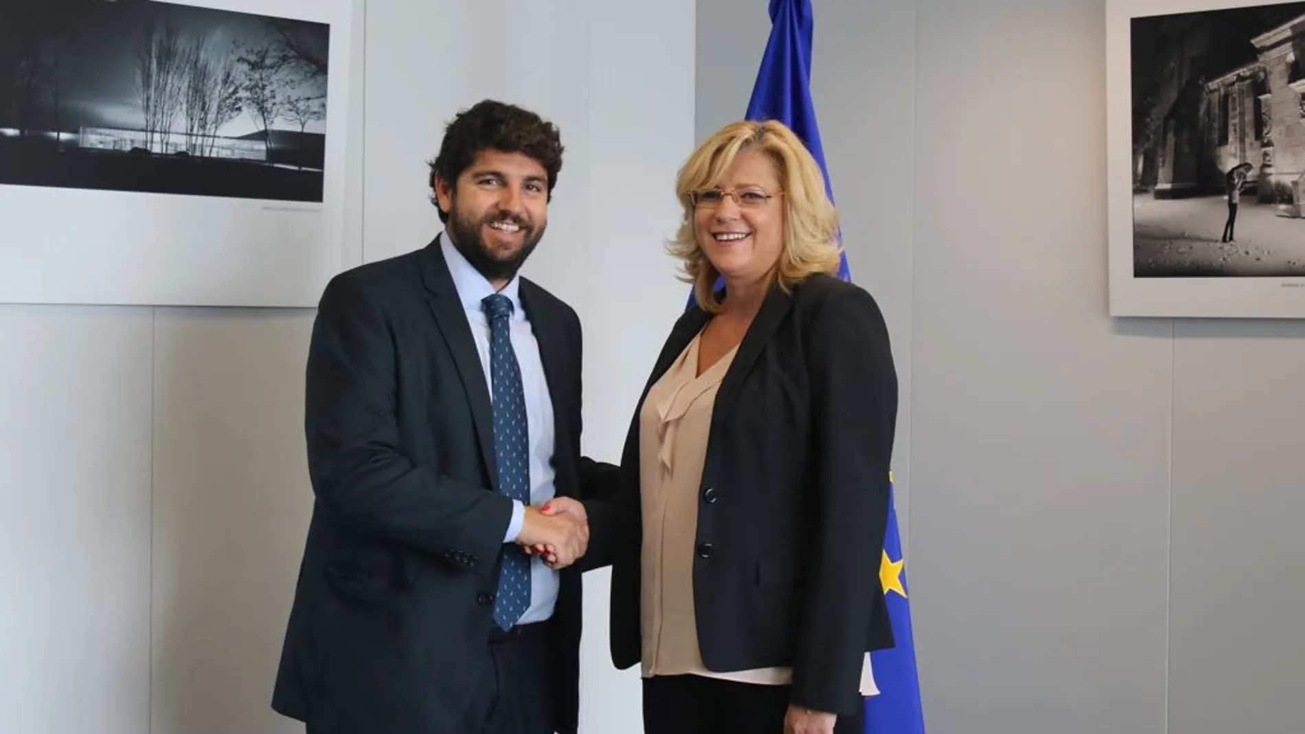 El presidente de la Comunidad, Fernando López Miras, se ha reunido en Bruselas con la comisaria europea de Política Regional, Corina Cretu.