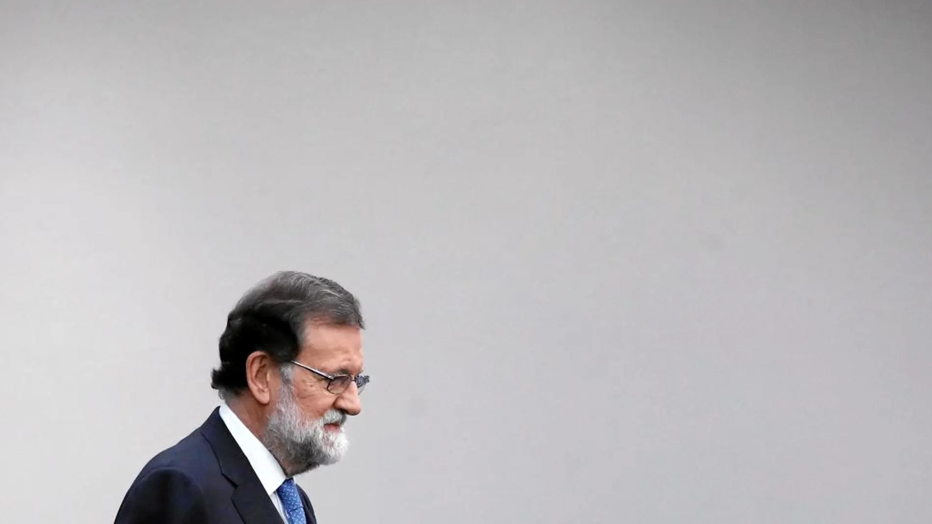 El presidente del Gobierno, Mariano Rajoy, en la rueda de prensa posterior a que el Consejo de Ministros extraordinario aprobase la aplicación del artículo 155