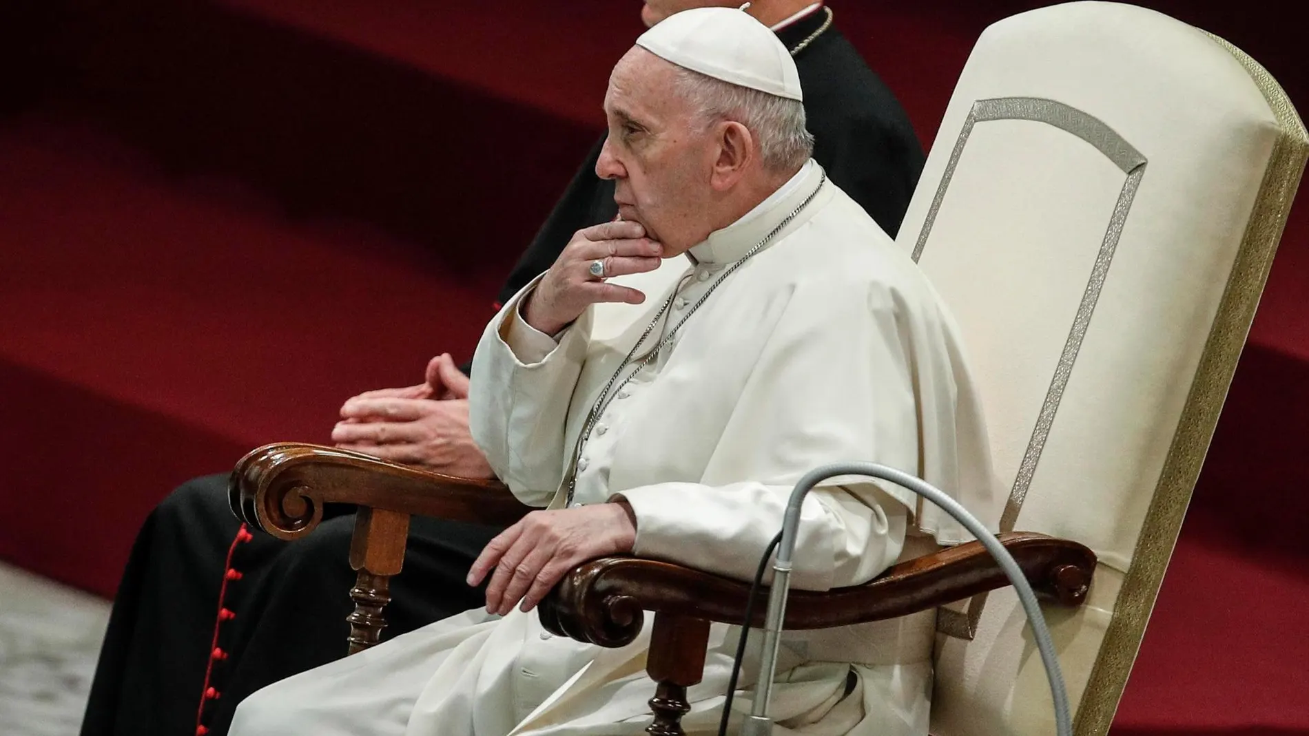 El Papa durante una tradicional audiencia general de los miércoles en la sala Nervi/Efe