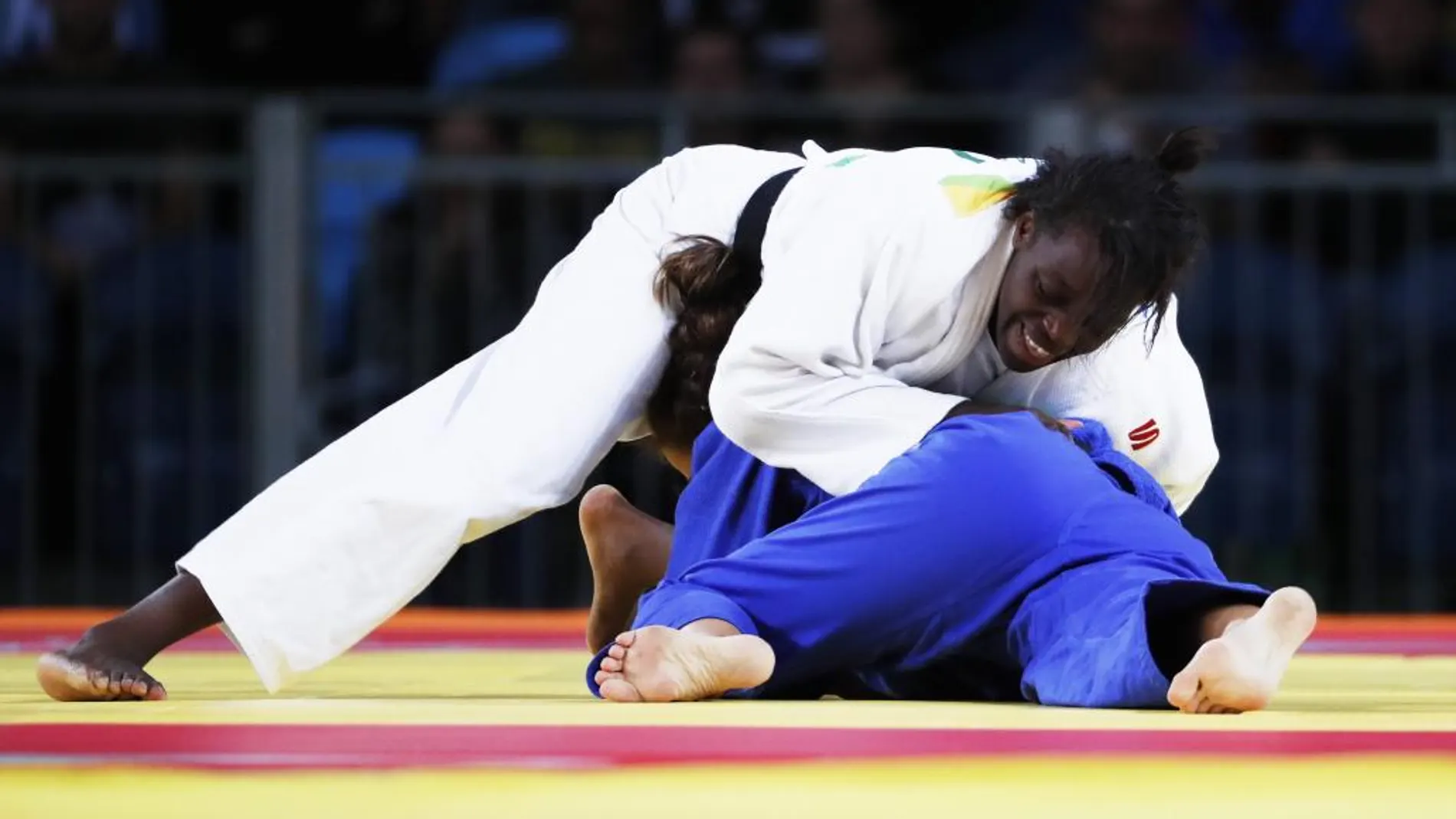 María Bernabéu durante su combate con la israelí Linda Bolder
