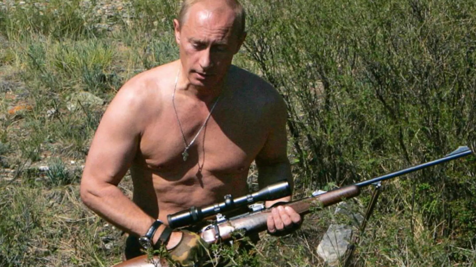Imagen de Putin con una escopeta que ilustra el mes de julio