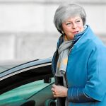 La primera ministra británica, Theresa May, a su llegada ayer a su residencia en Downing Street / Reuters