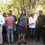 La alcaldesa de Santa Coloma de Gramenet, Núria Parlon (c), ha anunciado que optará a las primarias para liderar el partido