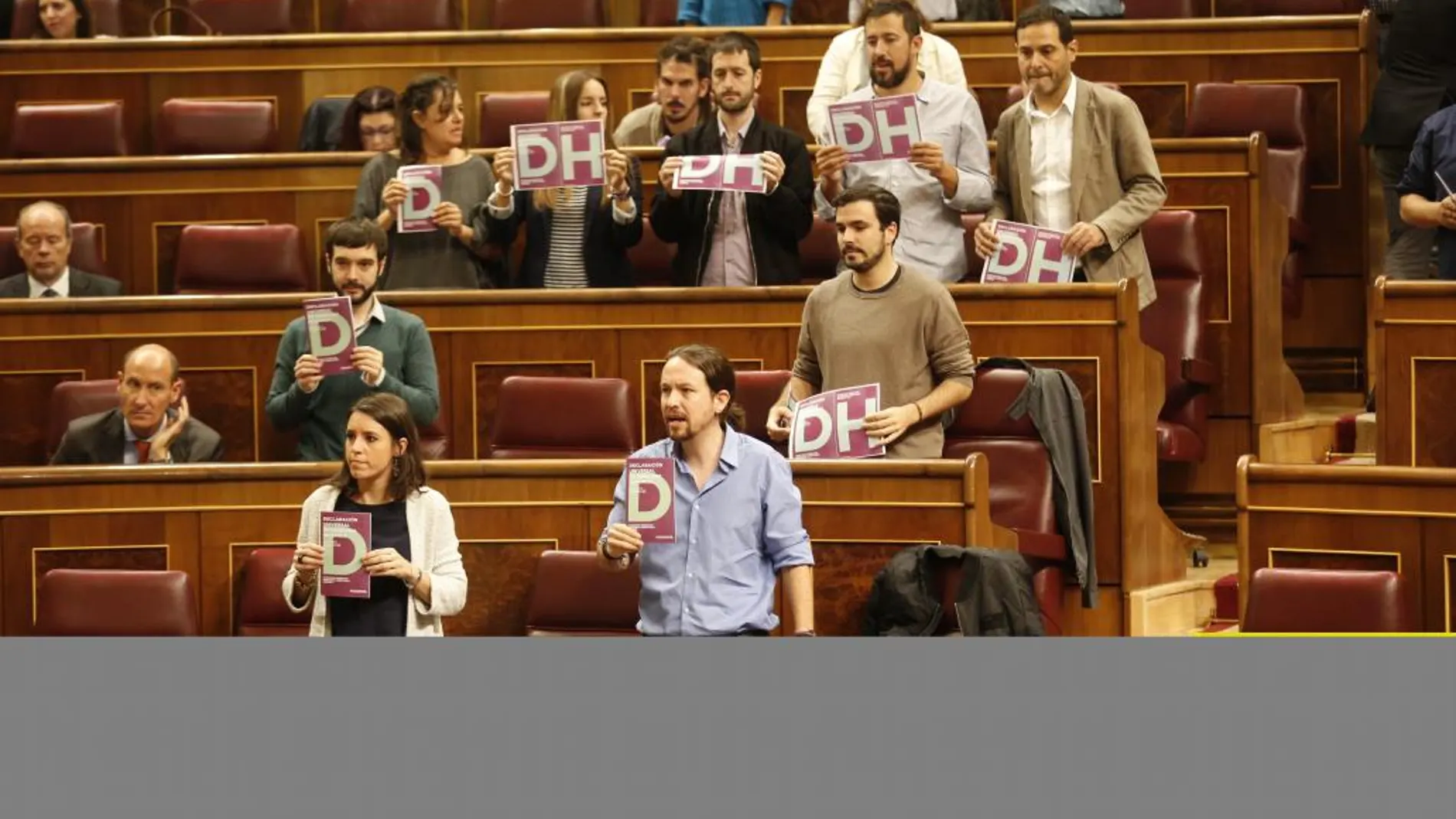 Protesta de Podemos en el Pleno del Congreso de los Diputados