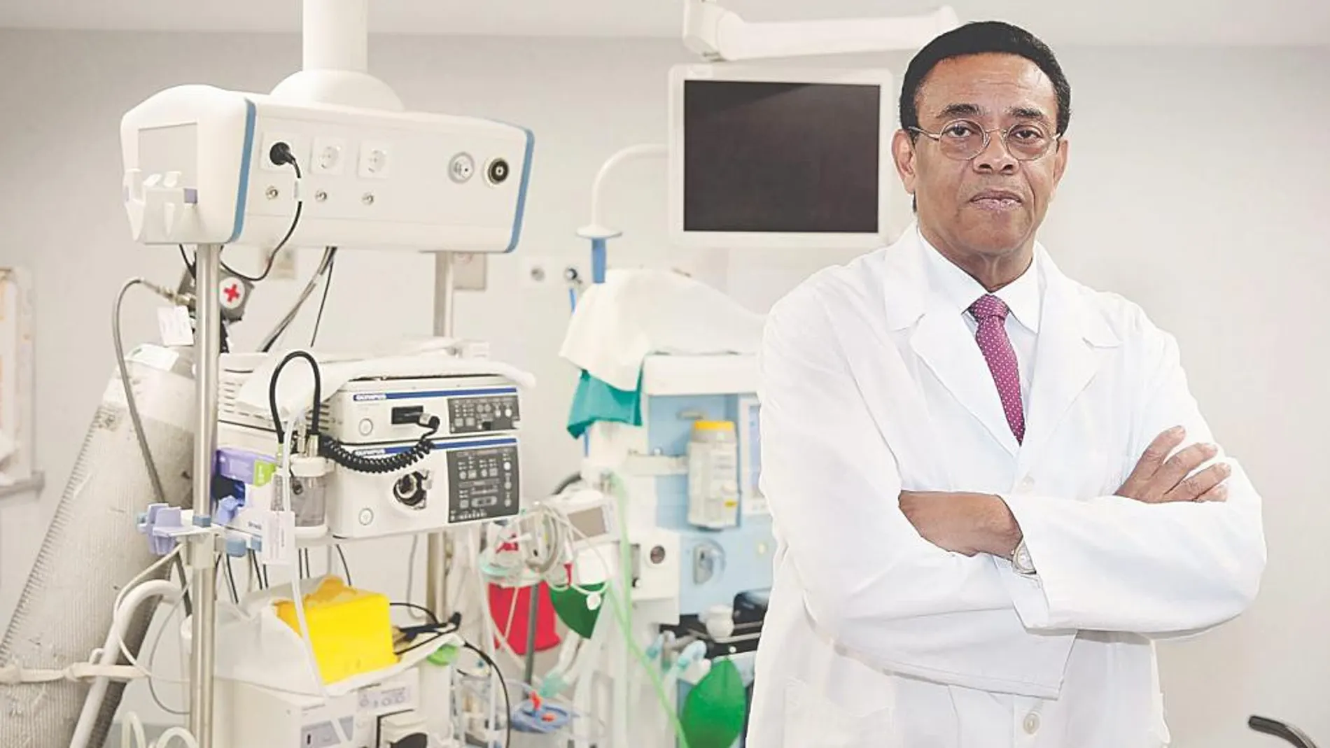 Dr. Luis Abreu / Jefe del Servicio de Gastroenterología y Hepatología del Hospital La Luz, Madrid, Grupo QuirónSalud