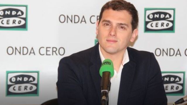 Albert Rivera durante la entrevista en el programa «Más de Uno» de Onda Cero