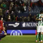  1-2. El chileno Felipe Gutiérrez da el triunfo al Betis en el último minuto