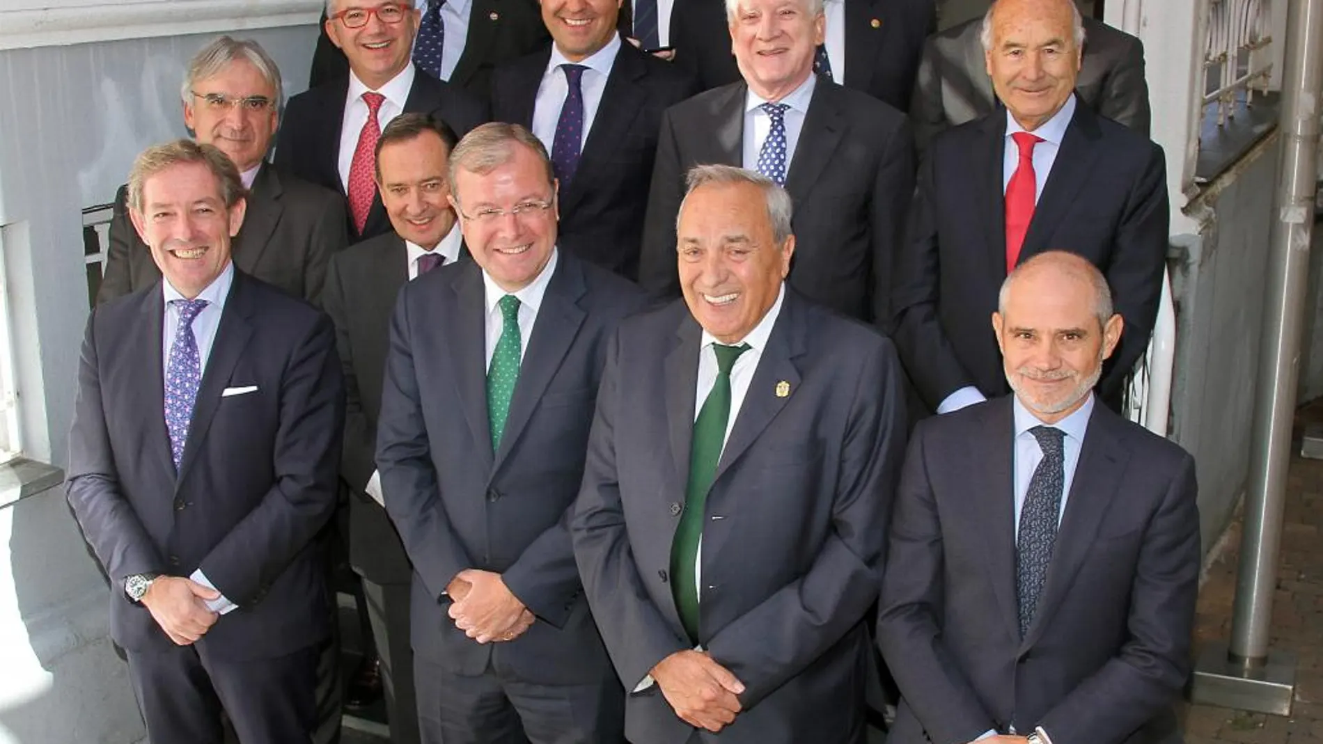 El alcalde Antonio Silván con los presidentes de las Cámaras regionales