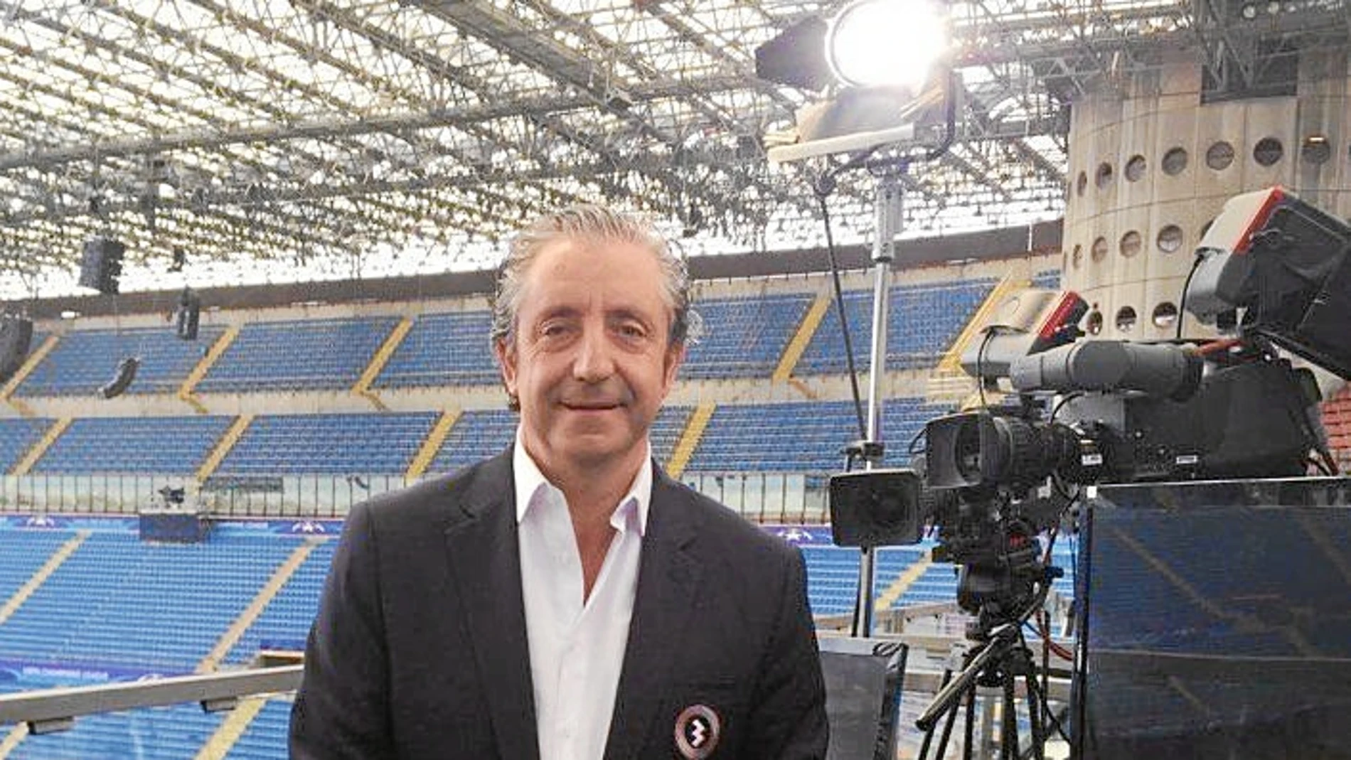 Josep Pedrerol durante una de sus emisiones de «Champions Total» (Mega)