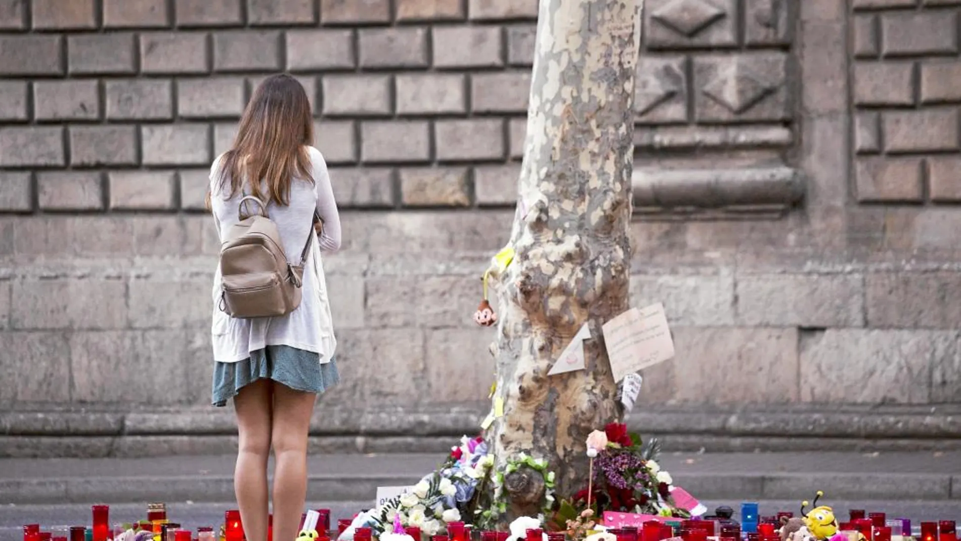 Barcelona se vuelca en los homenajes a las víctimas del atentado del pasado jueves