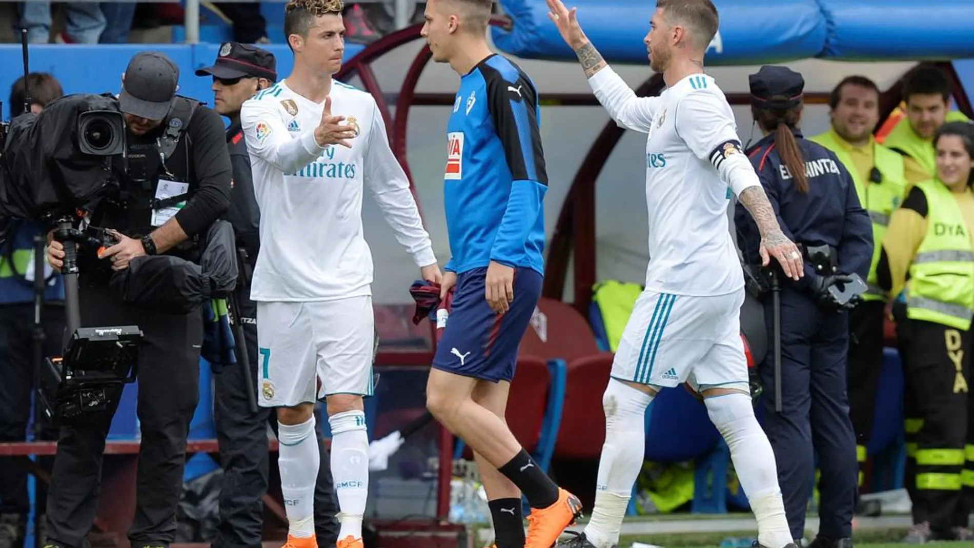 Cristiano y Ramos celebran el primer gol