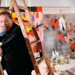 José Manuel Ciria, en su estudio, nació en Manchester en 1960. Su primera individual fue en la galería parisina Le Ferrière, en 1984