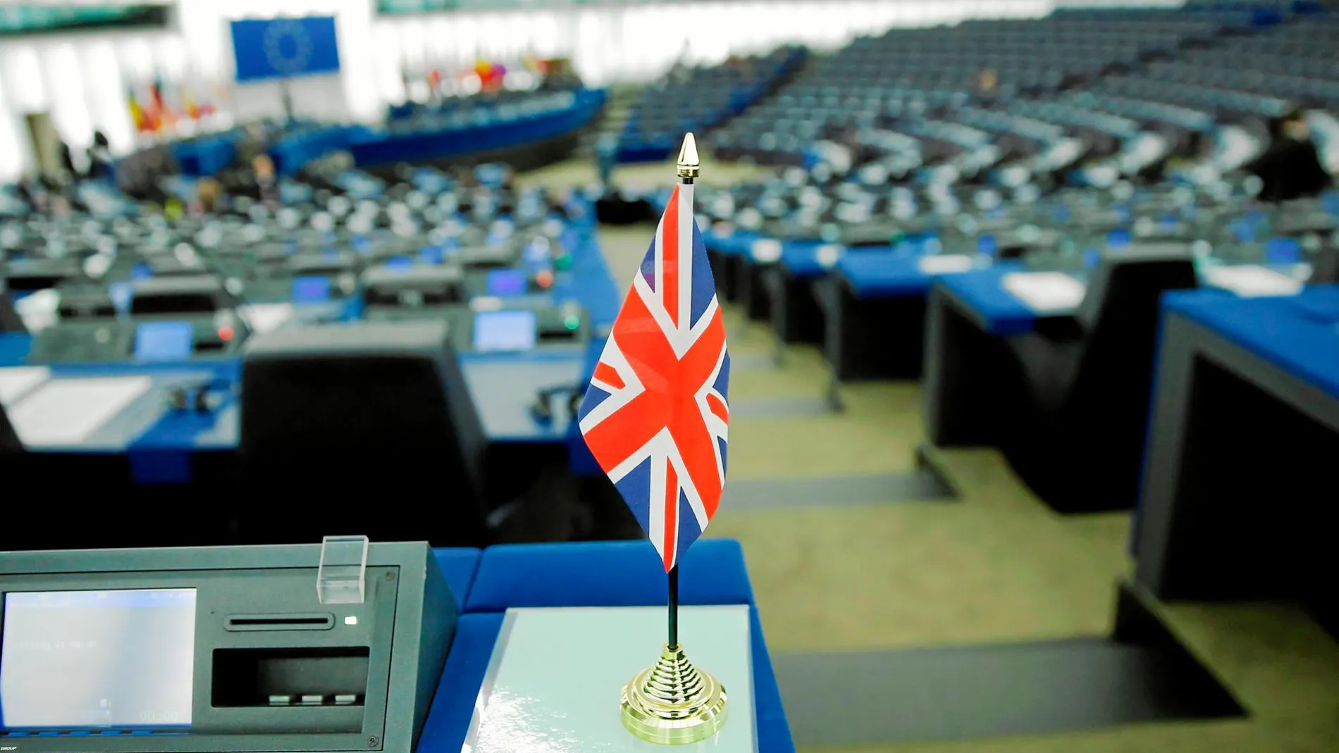 La «Union Jack» en uno de los escaños del Parlamento Europeo. Los 73 eurodiputados británicos dejarán la Cámara una vez se consume el Brexit