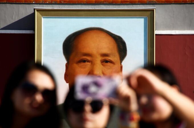 Una imagen de Mao Tse-Tung, en la emblemática plaza de Tiananmen, en Pekín