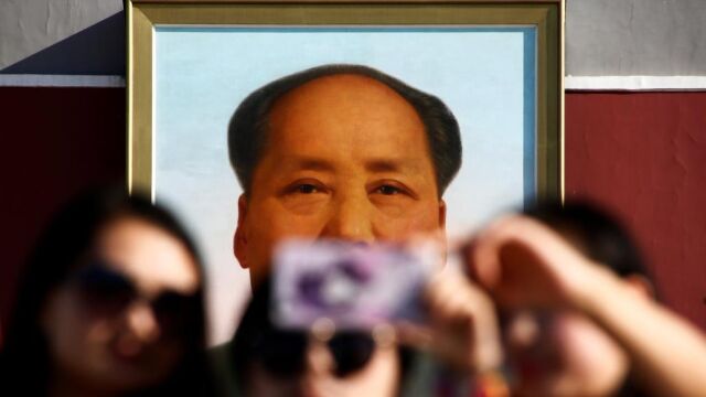 Una imagen de Mao Tse-Tung, en la emblemática plaza de Tiananmen, en Pekín