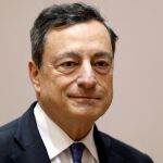 Draghi asegura que es mejor financiar la economía real a través de varios canales