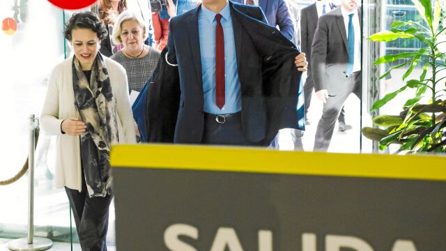 Pedro Sánchez, ayer en un acto con la ministra de Trabajo, Magdalena Valerio