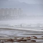 La playa de La Malvarrosa de Valencia durante el pasado temporal