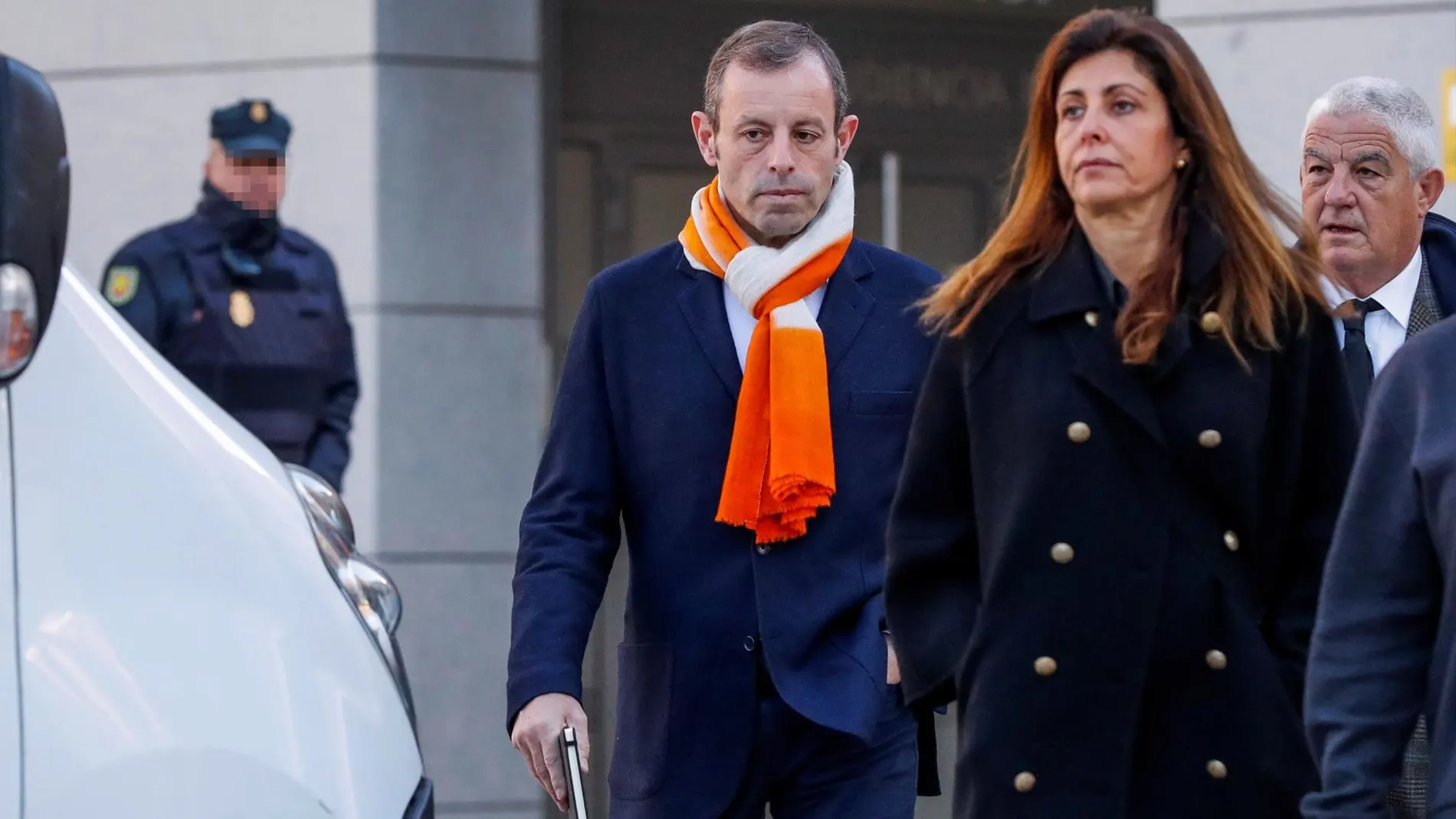 Sandro Rosell, acompañado por su esposa a la salida de una de las sesiones del juicio