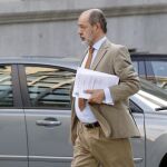 El inspector del Banco de España, Pedro Comín, a su llegada hoy a la Audiencia Nacional para declarar como testigo ante el juez Andreu por las supuestas irregularidades en la salida a bolsa de Bankia en 2011.