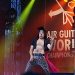 El objetivo de los Campeonatos del Mundo de Air Guitar es promover la paz mundial