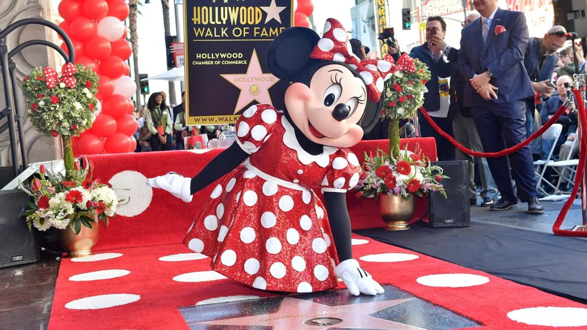 Minnie ya tiene su estrella en Hollywood
