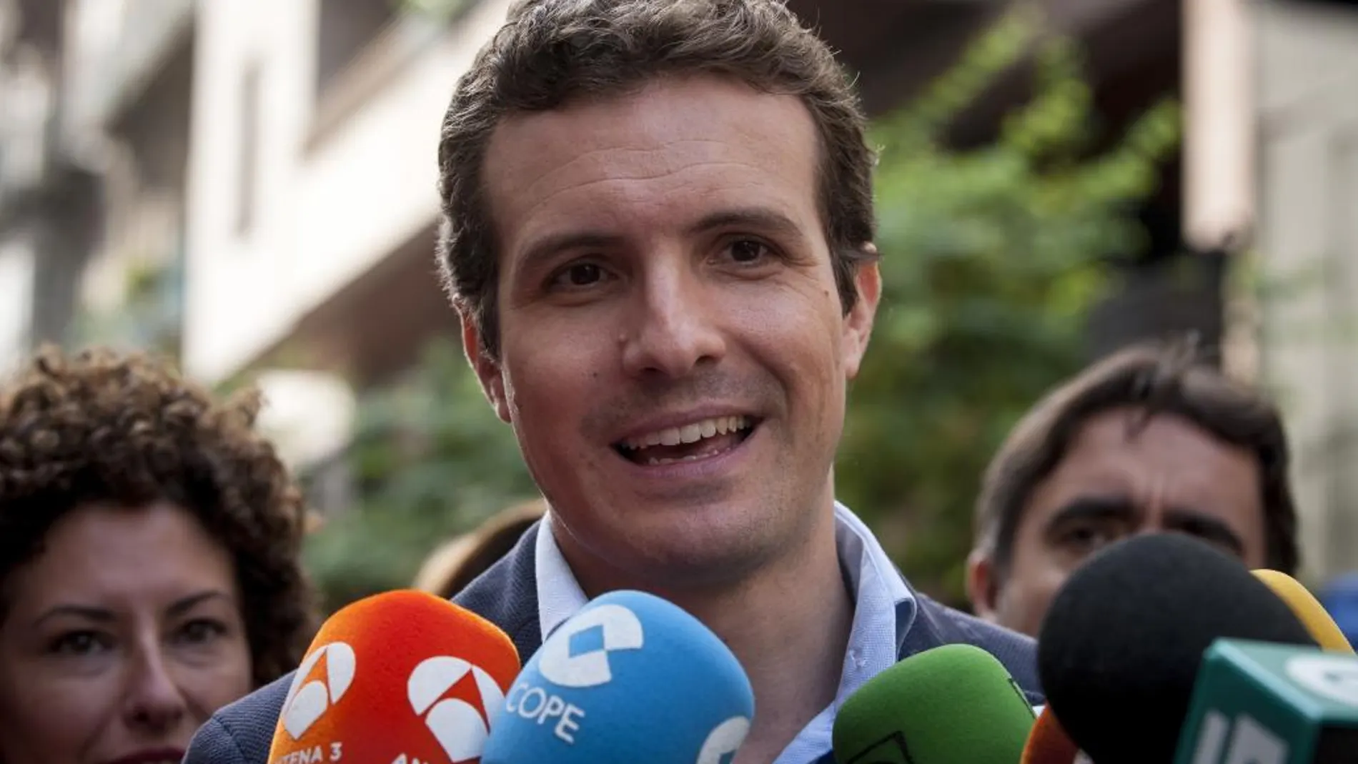 El vicesecretario de comunicación del PP, Pablo Casado, insta a los socialistas a que resuelvan cuanto antes sus problemas